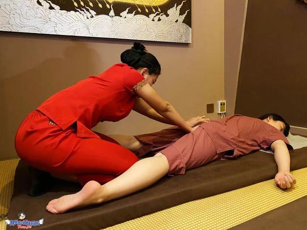 女人下体有黄色分泌物的相关介绍