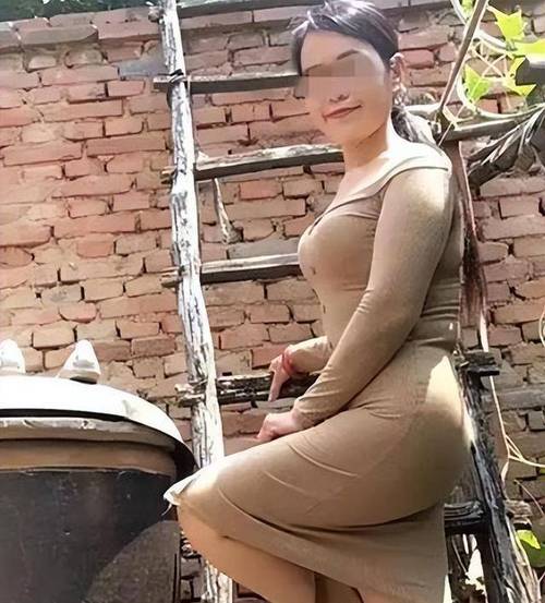 美女老师被猛操的相关介绍