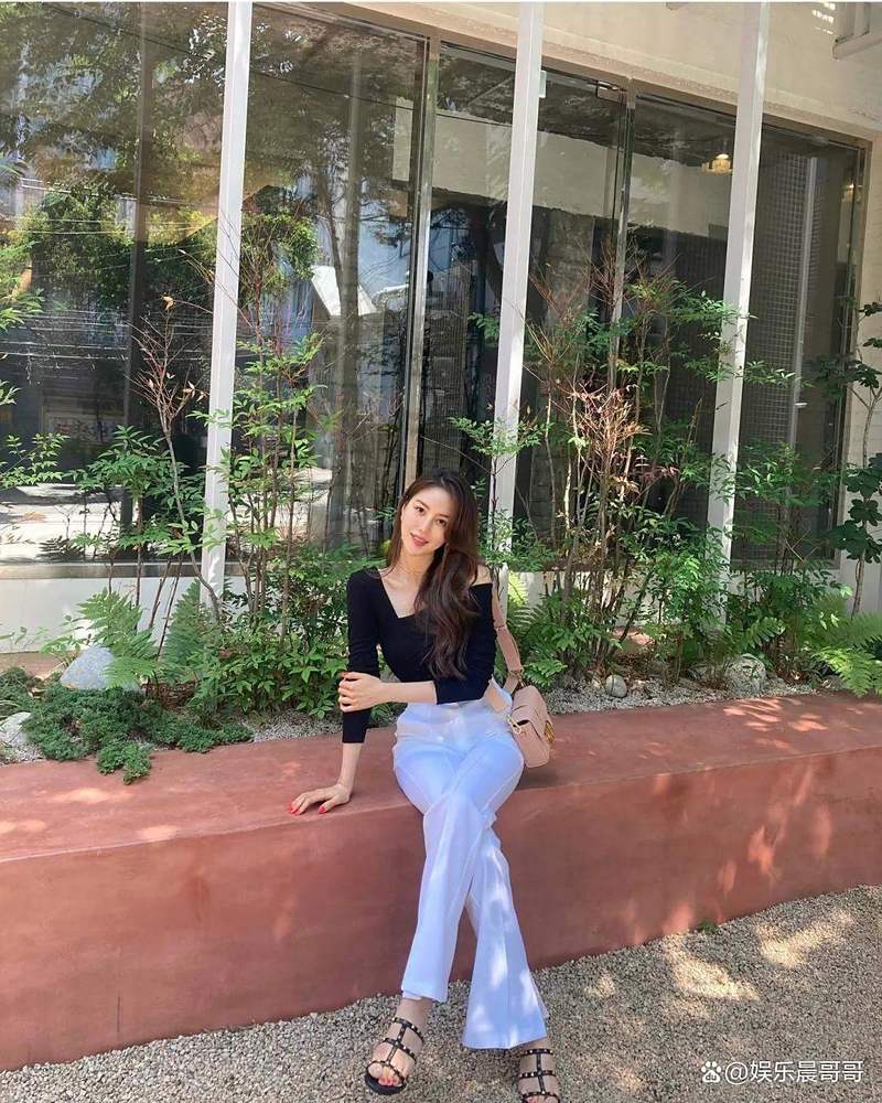 女性绝经后出现黄色分泌物是啥病的相关介绍