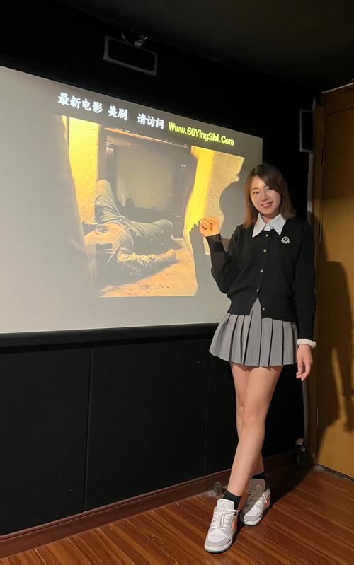 禁止18岁以下在线观看的相关介绍