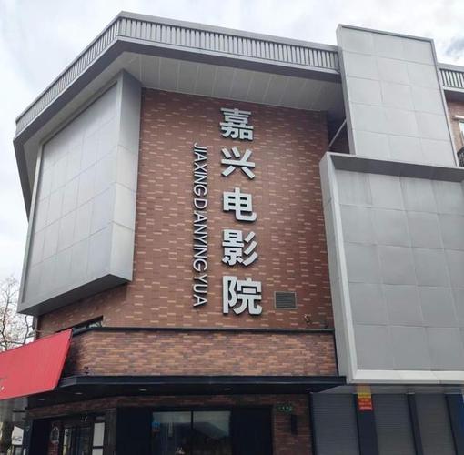 人妻后辈的勾引:的相关介绍