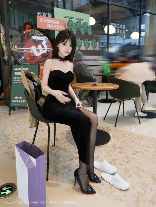 酒店极品人妻骚批的相关介绍