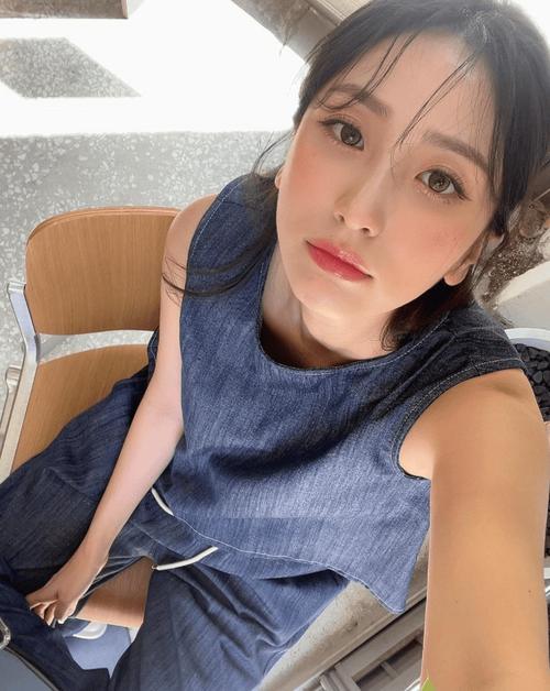 根据您的要求,生成一个SEO标题如下:
**亚洲精品少妇50p高清画质鉴赏:熟韵风情与时尚穿搭的视觉盛宴**
(包含长尾关键词:高清画质鉴赏、熟韵风情、时尚穿搭)