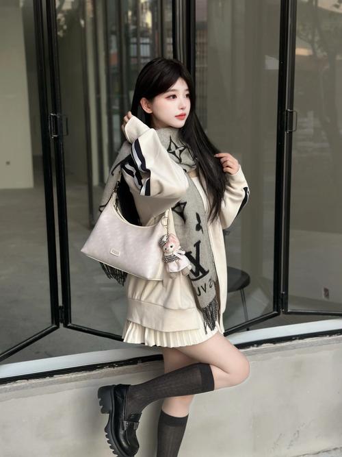 afs搭讪人妻自宅中出的相关介绍