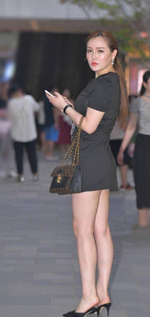 欧美老女人黄色录像的相关介绍