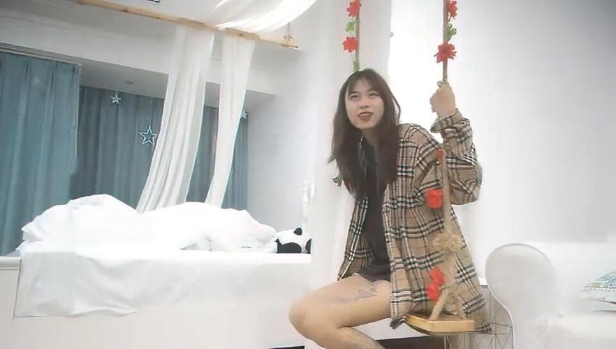 小sao逼边洗澡边艹动漫的相关介绍