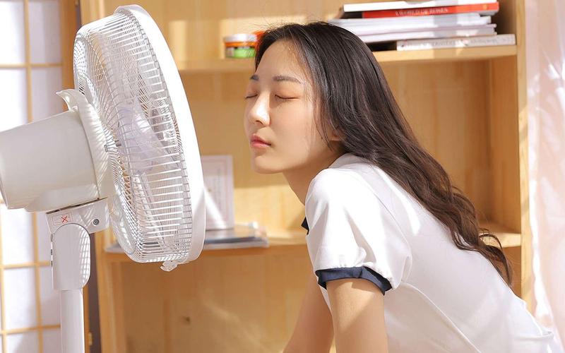 揉胸动巨乳gif动态图的相关介绍