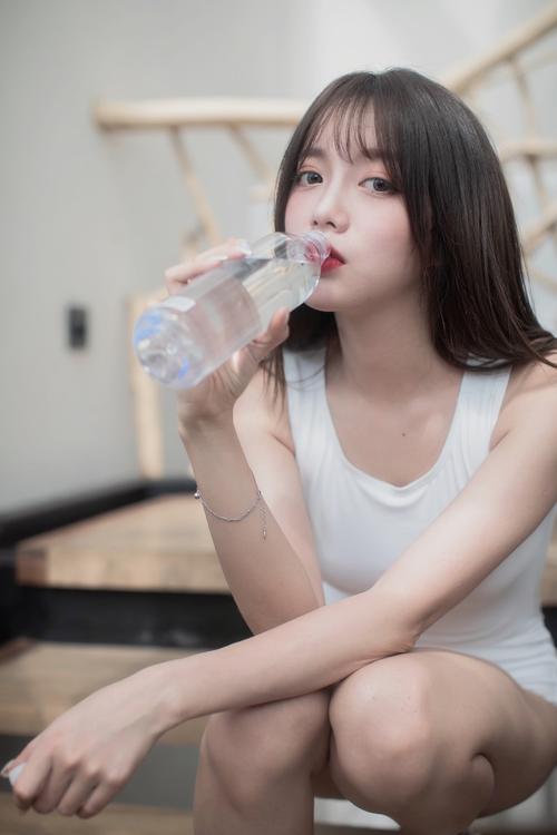 少妇综合av的相关介绍