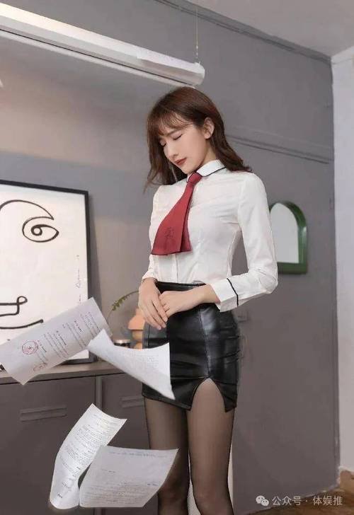 女性下面分泌物是黄色怎么回事的相关介绍