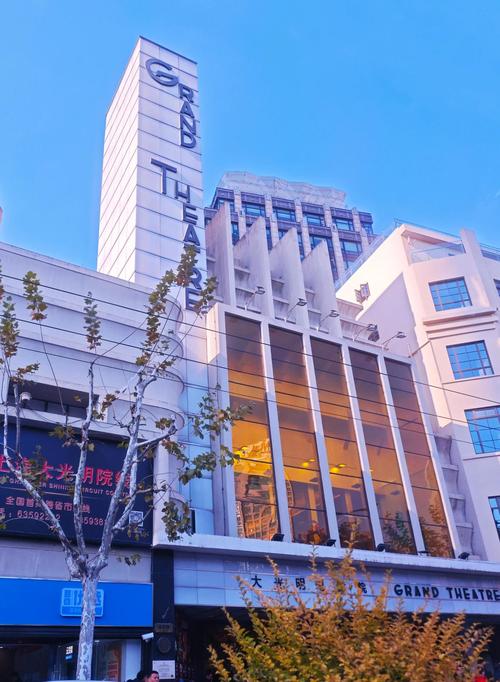 根据您的要求，结合“18岁”、“免费视频”、“App”等核心词，为您生成一个符合SEO规范且包含3个长尾关键词的标题：

**18岁免费视频App推荐：2024年适合成年用户的高清影视软件合集，零门槛畅享无广告观影体验**

*（内含长尾关键词：18岁免费视频App推荐、成年用户的高清影视软件、无广告观影体验）*