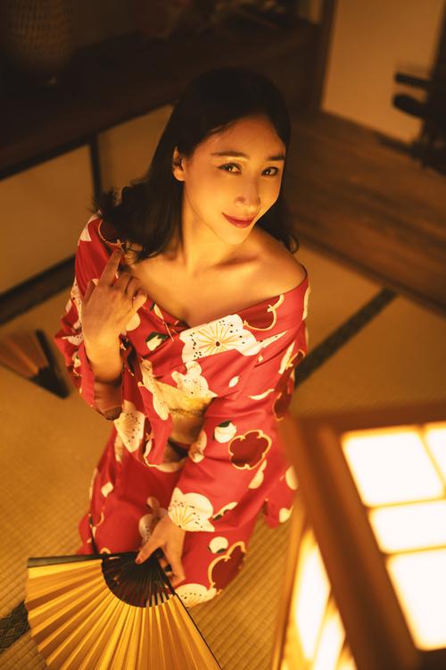 新人女秘书的相关介绍