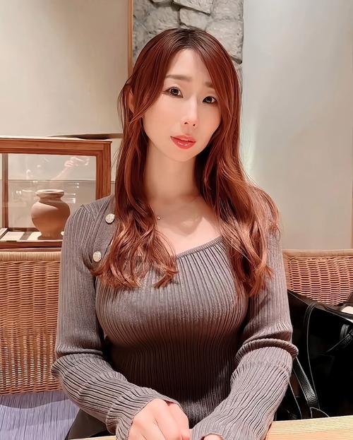 女生尿液是黄色的是什么原因的相关介绍