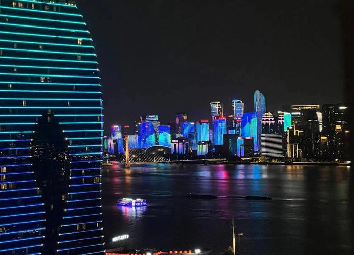 欧美熟妇乱性的相关介绍